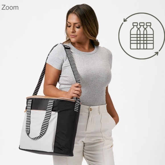 🚨RV There Yet Grey Round About Cooler - Picture 4 of 5